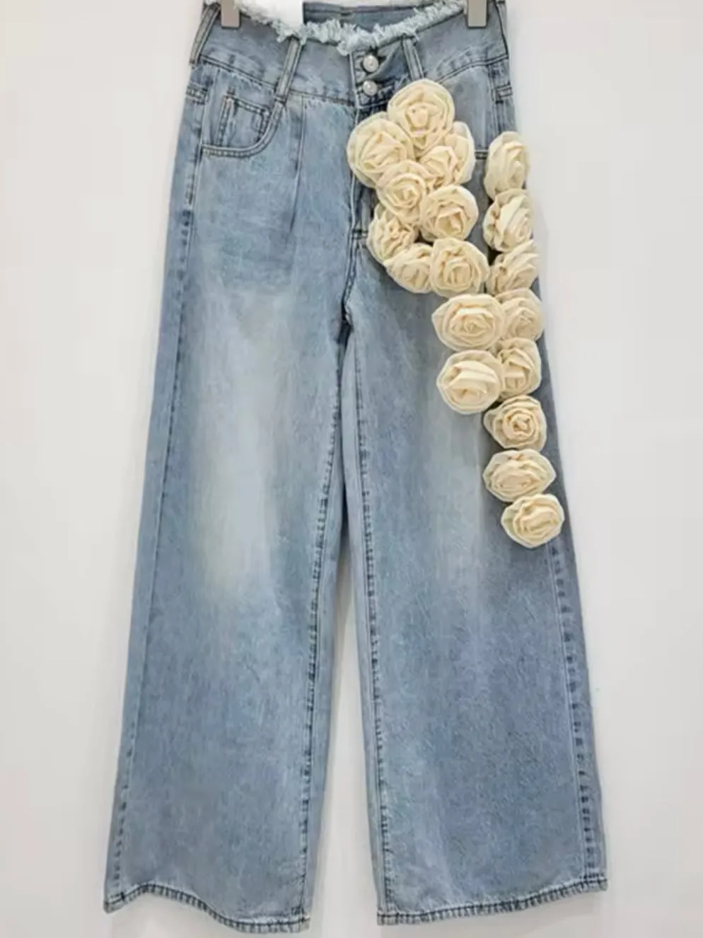 Blue jeans washed and white roses straight pants