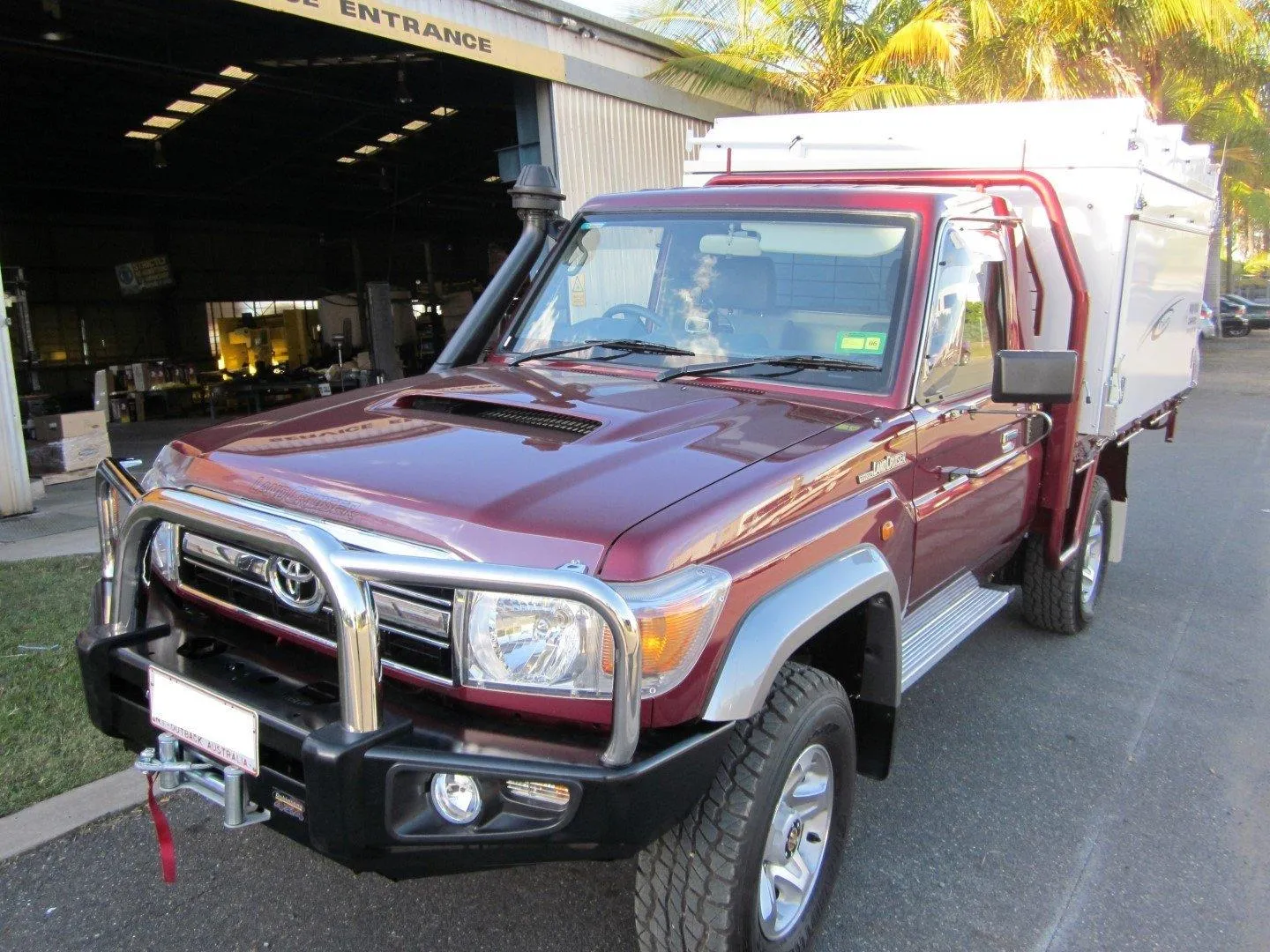 Dobinsons 4x4 Stainless Loop Deluxe Bullbar for Toyota Land Cruiser 76 78 79 Series 2007-2018(BU59-3656)